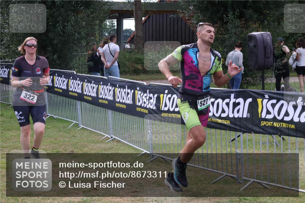 31.08.2025 - Elbe Triathlon Hamburg Luisa Fischer http://msf.ph/oto/8673311 31.08.2025 11:02:13 Laufen 322, 527 meine-sportfotos.de