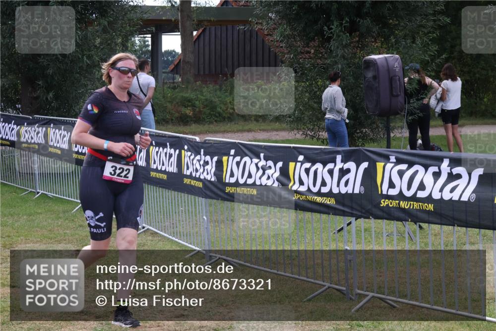 31.08.2025 - Elbe Triathlon Hamburg Luisa Fischer http://msf.ph/oto/8673321 31.08.2025 11:02:14 Laufen 322 meine-sportfotos.de