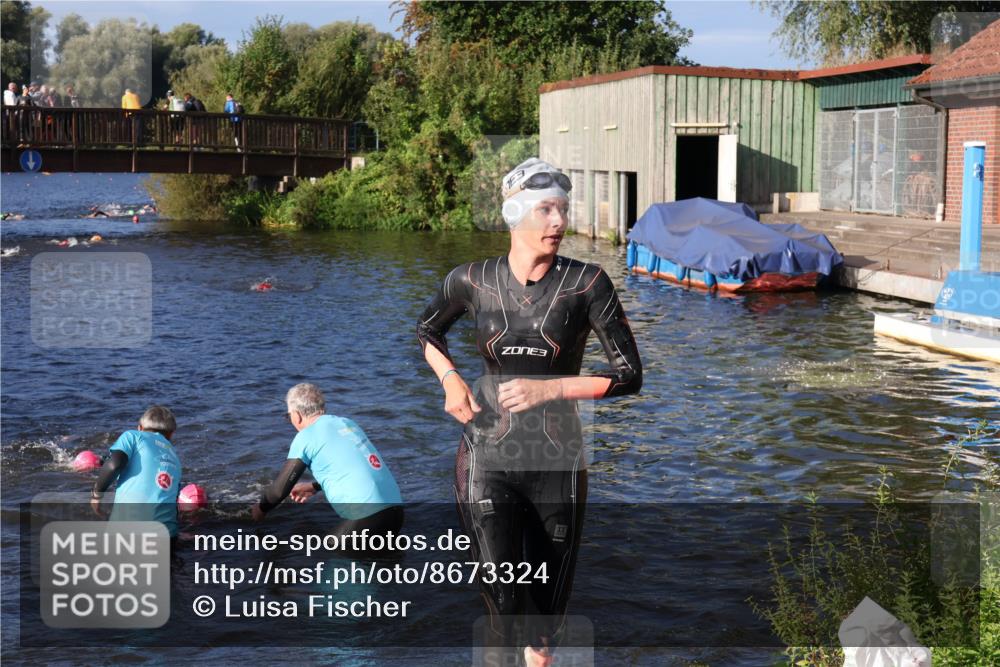 31.08.2025 - Elbe Triathlon Hamburg Luisa Fischer http://msf.ph/oto/8673324 31.08.2025 08:42:41 Schwimmen 270, 272, 369 meine-sportfotos.de