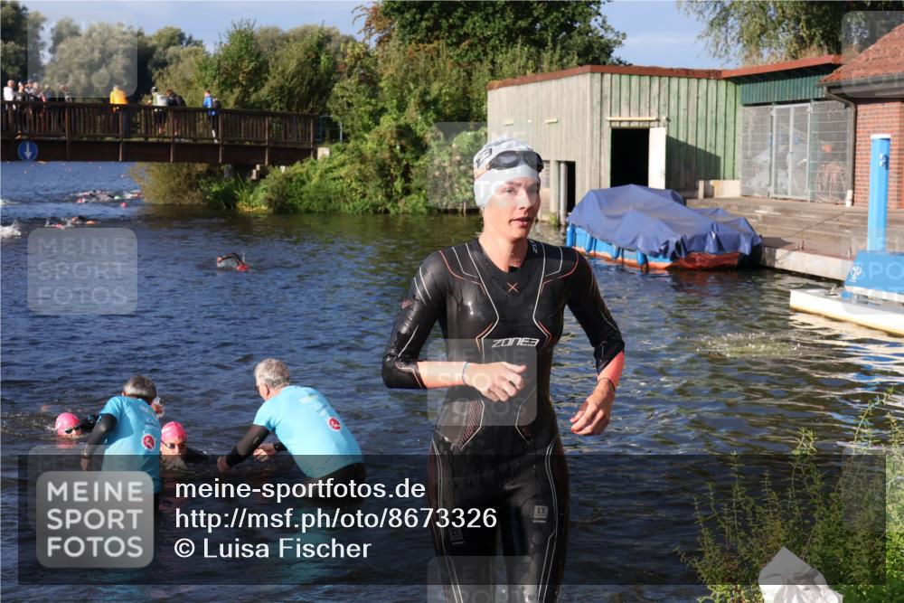 31.08.2025 - Elbe Triathlon Hamburg Luisa Fischer http://msf.ph/oto/8673326 31.08.2025 08:42:41 Schwimmen 270, 272, 369 meine-sportfotos.de