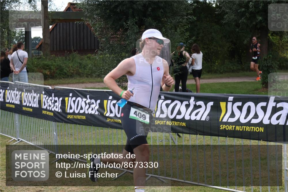 31.08.2025 - Elbe Triathlon Hamburg Luisa Fischer http://msf.ph/oto/8673330 31.08.2025 11:02:26 Laufen 409 meine-sportfotos.de