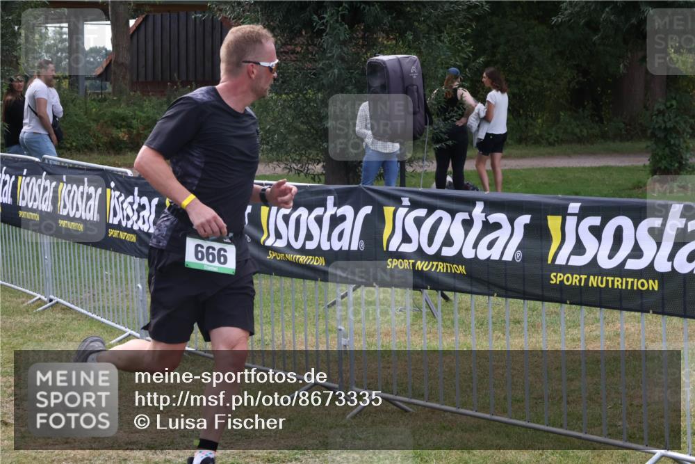 31.08.2025 - Elbe Triathlon Hamburg Luisa Fischer http://msf.ph/oto/8673335 31.08.2025 11:02:31 Laufen 666 meine-sportfotos.de