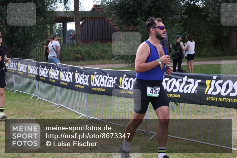 31.08.2025 - Elbe Triathlon Hamburg Luisa Fischer http://msf.ph/oto/8673347 31.08.2025 11:02:49 Laufen 432 meine-sportfotos.de