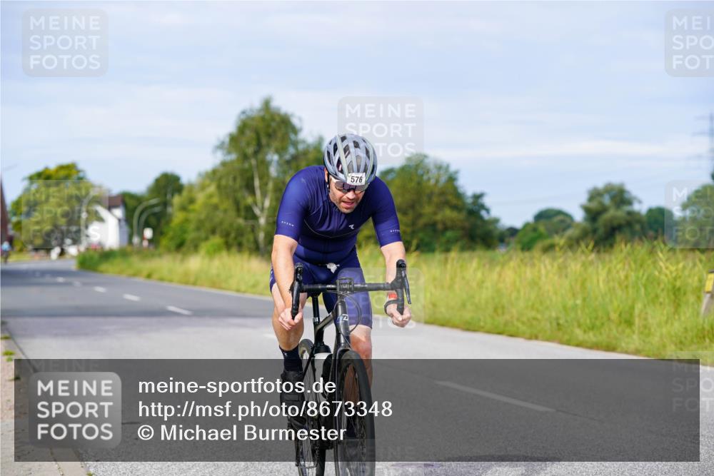 31.08.2025 - Elbe Triathlon Hamburg Michael Burmester http://msf.ph/oto/8673348 31.08.2025 10:11:10 Radfahren 576 meine-sportfotos.de