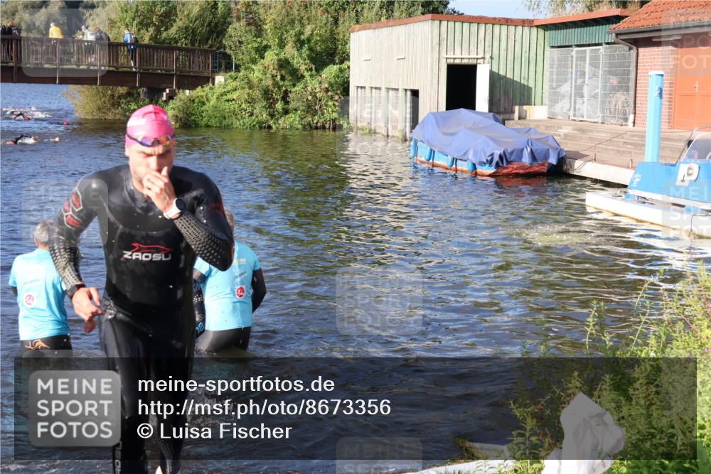 31.08.2025 - Elbe Triathlon Hamburg Luisa Fischer http://msf.ph/oto/8673356 31.08.2025 08:42:47 Schwimmen 270, 369 meine-sportfotos.de