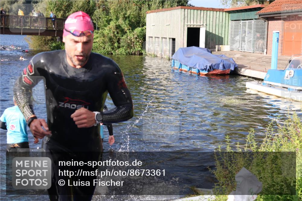 31.08.2025 - Elbe Triathlon Hamburg Luisa Fischer http://msf.ph/oto/8673361 31.08.2025 08:42:48 Schwimmen 270, 369 meine-sportfotos.de