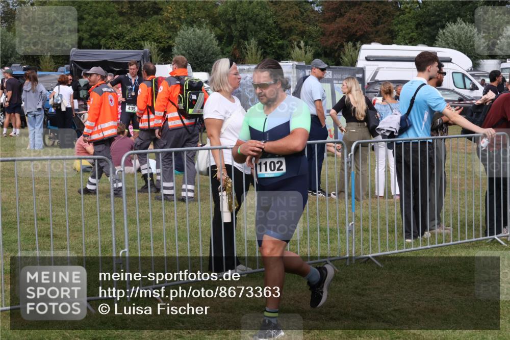 31.08.2025 - Elbe Triathlon Hamburg Luisa Fischer http://msf.ph/oto/8673363 31.08.2025 11:02:54 Laufen 435, 1102 meine-sportfotos.de