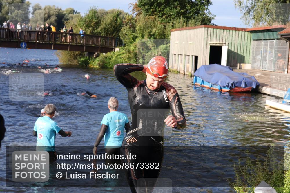 31.08.2025 - Elbe Triathlon Hamburg Luisa Fischer http://msf.ph/oto/8673382 31.08.2025 08:43:09 Schwimmen 265 meine-sportfotos.de