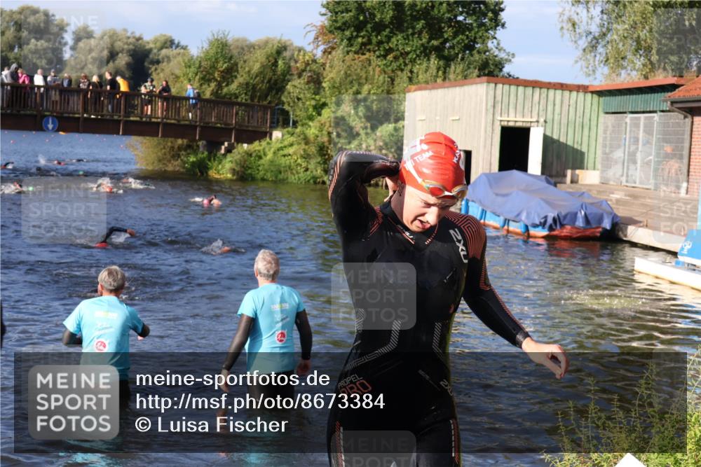 31.08.2025 - Elbe Triathlon Hamburg Luisa Fischer http://msf.ph/oto/8673384 31.08.2025 08:43:10 Schwimmen 265, 275 meine-sportfotos.de