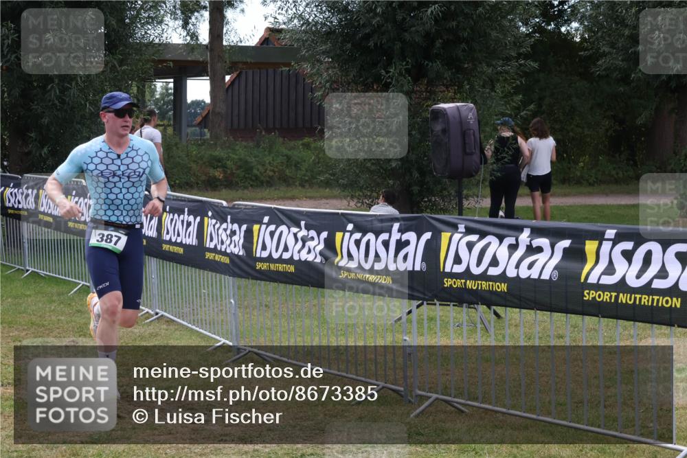 31.08.2025 - Elbe Triathlon Hamburg Luisa Fischer http://msf.ph/oto/8673385 31.08.2025 11:03:07 Laufen 387 meine-sportfotos.de