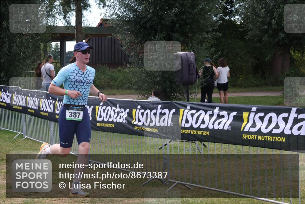31.08.2025 - Elbe Triathlon Hamburg Luisa Fischer http://msf.ph/oto/8673387 31.08.2025 11:03:07 Laufen 387 meine-sportfotos.de