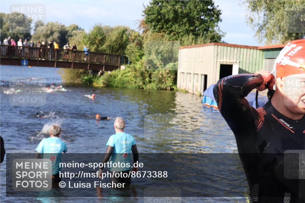 31.08.2025 - Elbe Triathlon Hamburg Luisa Fischer http://msf.ph/oto/8673388 31.08.2025 08:43:10 Schwimmen 265, 275 meine-sportfotos.de