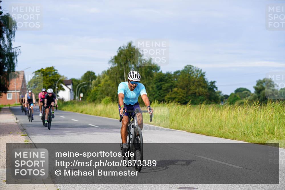 31.08.2025 - Elbe Triathlon Hamburg Michael Burmester http://msf.ph/oto/8673389 31.08.2025 10:11:28 Radfahren 483, 650, 797, 830, 840, 853, 894 meine-sportfotos.de