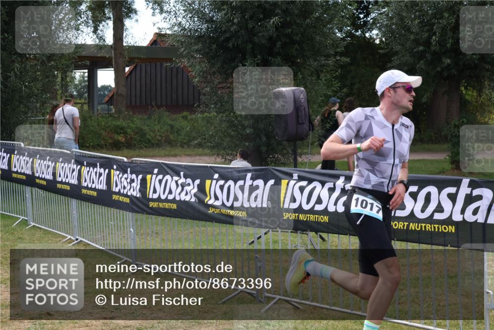 31.08.2025 - Elbe Triathlon Hamburg Luisa Fischer http://msf.ph/oto/8673396 31.08.2025 11:03:09 Laufen 1017 meine-sportfotos.de
