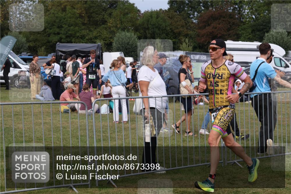 31.08.2025 - Elbe Triathlon Hamburg Luisa Fischer http://msf.ph/oto/8673398 31.08.2025 11:03:17 Laufen 435, 75 meine-sportfotos.de