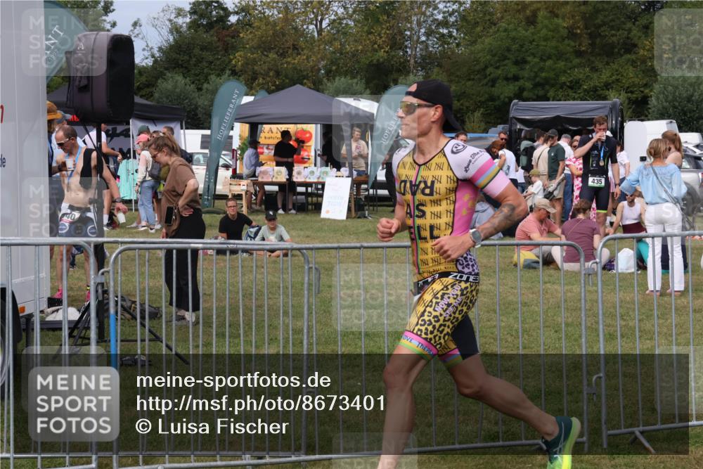 31.08.2025 - Elbe Triathlon Hamburg Luisa Fischer http://msf.ph/oto/8673401 31.08.2025 11:03:18 Laufen 1992, 7, 435 meine-sportfotos.de