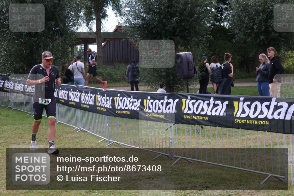 31.08.2025 - Elbe Triathlon Hamburg Luisa Fischer http://msf.ph/oto/8673408 31.08.2025 11:03:35 Laufen 736, 9 meine-sportfotos.de