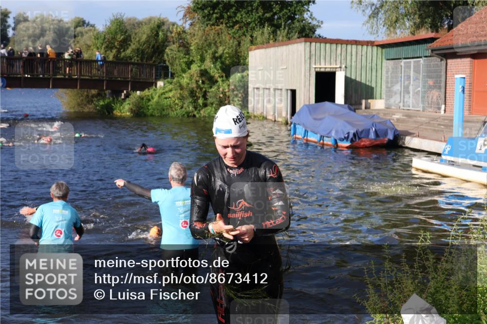 31.08.2025 - Elbe Triathlon Hamburg Luisa Fischer http://msf.ph/oto/8673412 31.08.2025 08:43:21 Schwimmen 248, 275, 381 meine-sportfotos.de