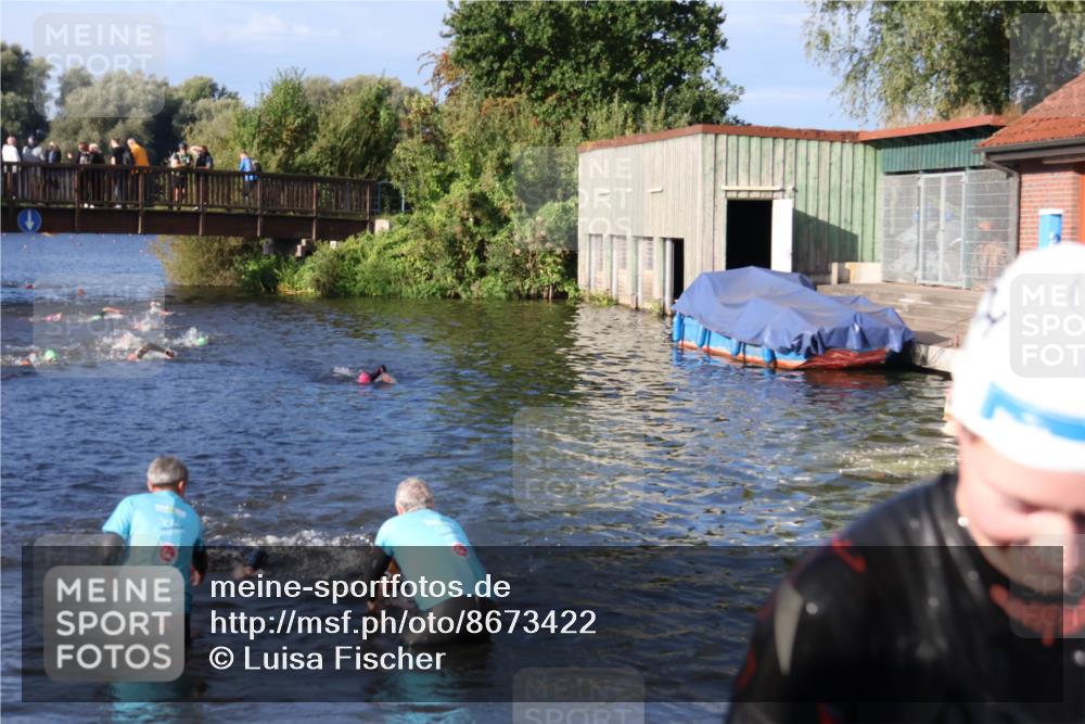 31.08.2025 - Elbe Triathlon Hamburg Luisa Fischer http://msf.ph/oto/8673422 31.08.2025 08:43:22 Schwimmen 248, 275, 381 meine-sportfotos.de