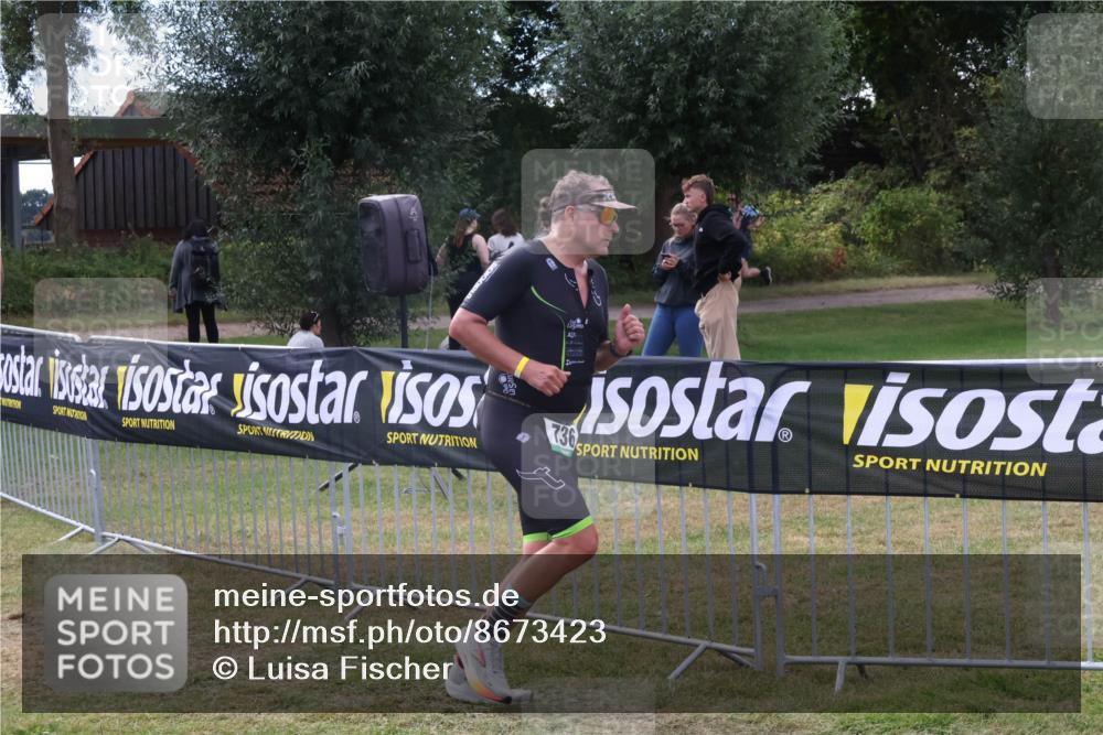 31.08.2025 - Elbe Triathlon Hamburg Luisa Fischer http://msf.ph/oto/8673423 31.08.2025 11:03:37 Laufen 736 meine-sportfotos.de