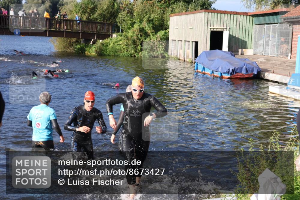 31.08.2025 - Elbe Triathlon Hamburg Luisa Fischer http://msf.ph/oto/8673427 31.08.2025 08:43:27 Schwimmen 248, 381 meine-sportfotos.de