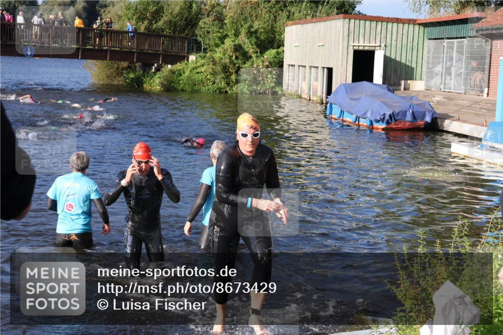 31.08.2025 - Elbe Triathlon Hamburg Luisa Fischer http://msf.ph/oto/8673429 31.08.2025 08:43:27 Schwimmen 248, 381 meine-sportfotos.de