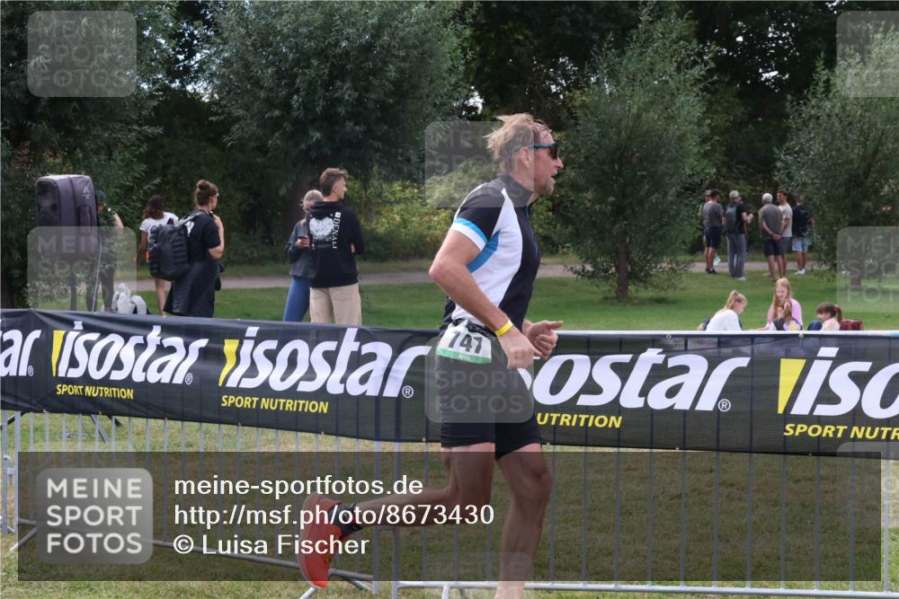31.08.2025 - Elbe Triathlon Hamburg Luisa Fischer http://msf.ph/oto/8673430 31.08.2025 11:03:43 Laufen 747 meine-sportfotos.de