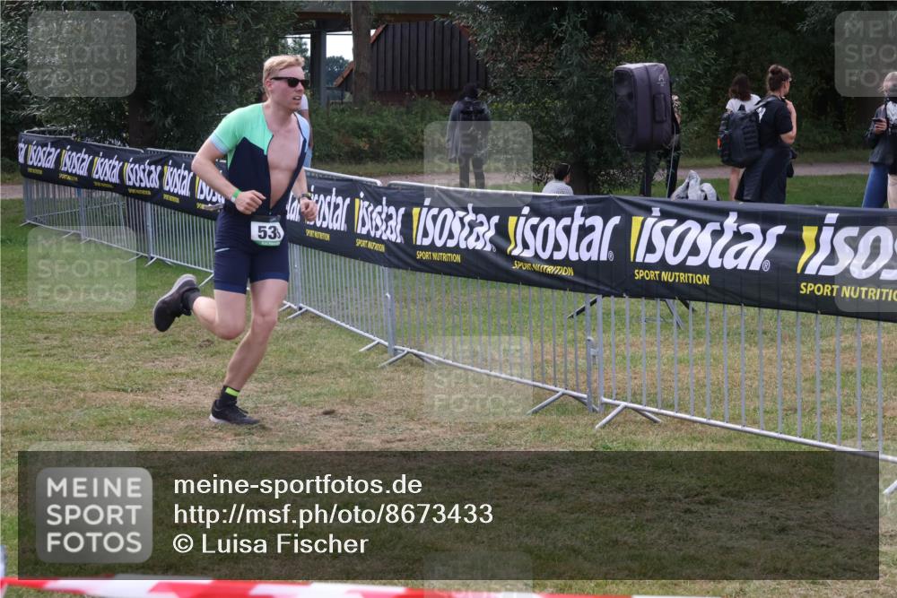 31.08.2025 - Elbe Triathlon Hamburg Luisa Fischer http://msf.ph/oto/8673433 31.08.2025 11:03:45 Laufen 53 meine-sportfotos.de