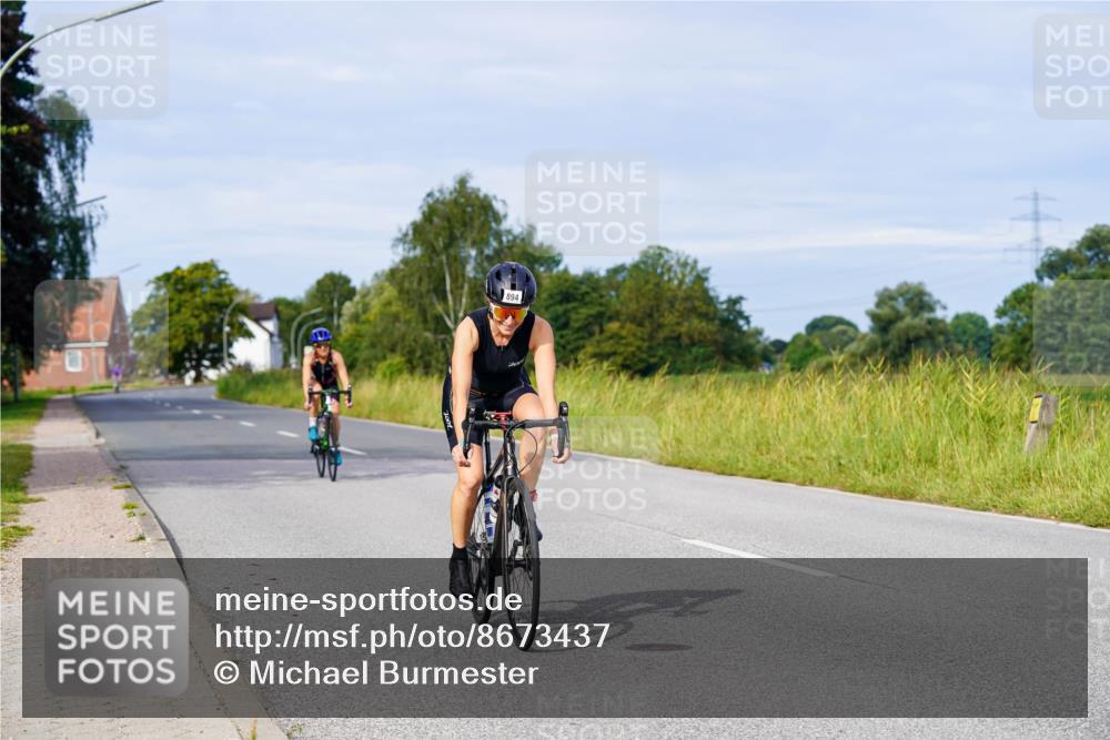 31.08.2025 - Elbe Triathlon Hamburg Michael Burmester http://msf.ph/oto/8673437 31.08.2025 10:11:34 Radfahren 650, 853, 870, 894 meine-sportfotos.de