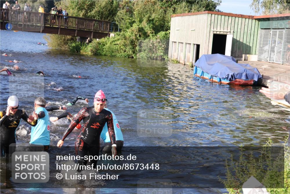 31.08.2025 - Elbe Triathlon Hamburg Luisa Fischer http://msf.ph/oto/8673448 31.08.2025 08:43:44 Schwimmen 279, 298, 303, 314, 376 meine-sportfotos.de