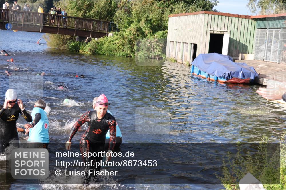 31.08.2025 - Elbe Triathlon Hamburg Luisa Fischer http://msf.ph/oto/8673453 31.08.2025 08:43:44 Schwimmen 279, 298, 303, 314, 376 meine-sportfotos.de