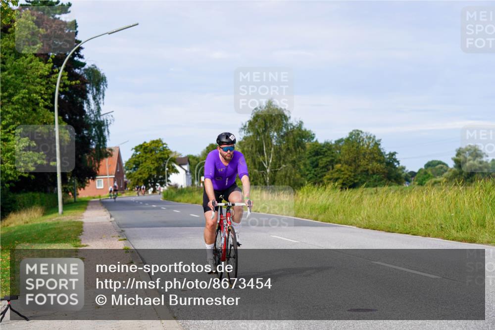 31.08.2025 - Elbe Triathlon Hamburg Michael Burmester http://msf.ph/oto/8673454 31.08.2025 10:11:49 Radfahren 511 meine-sportfotos.de