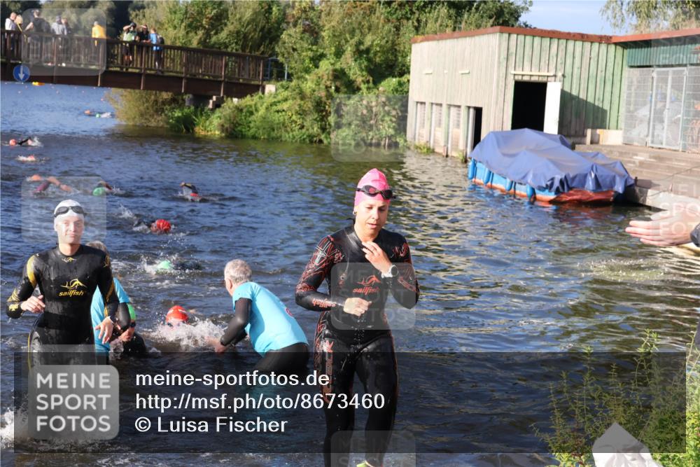31.08.2025 - Elbe Triathlon Hamburg Luisa Fischer http://msf.ph/oto/8673460 31.08.2025 08:43:45 Schwimmen 279, 298, 303, 314, 376 meine-sportfotos.de