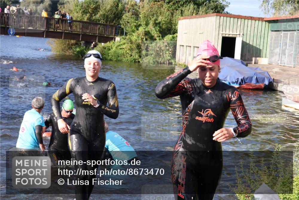 31.08.2025 - Elbe Triathlon Hamburg Luisa Fischer http://msf.ph/oto/8673470 31.08.2025 08:43:46 Schwimmen 279, 283, 298, 303, 314, 376 meine-sportfotos.de
