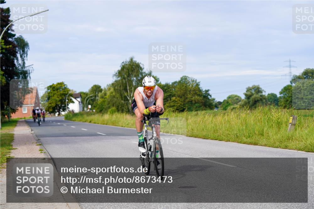 31.08.2025 - Elbe Triathlon Hamburg Michael Burmester http://msf.ph/oto/8673473 31.08.2025 10:11:58 Radfahren 593, 629 meine-sportfotos.de