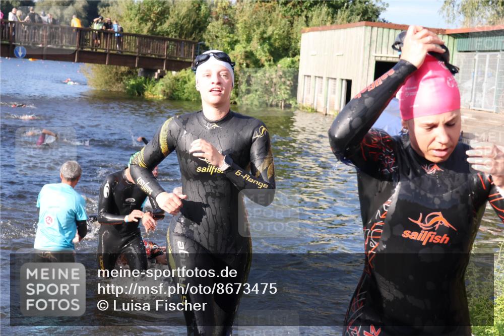 31.08.2025 - Elbe Triathlon Hamburg Luisa Fischer http://msf.ph/oto/8673475 31.08.2025 08:43:47 Schwimmen 279, 283, 298, 303, 314, 376 meine-sportfotos.de