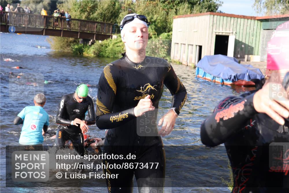 31.08.2025 - Elbe Triathlon Hamburg Luisa Fischer http://msf.ph/oto/8673477 31.08.2025 08:43:47 Schwimmen 279, 283, 298, 303, 314, 376 meine-sportfotos.de