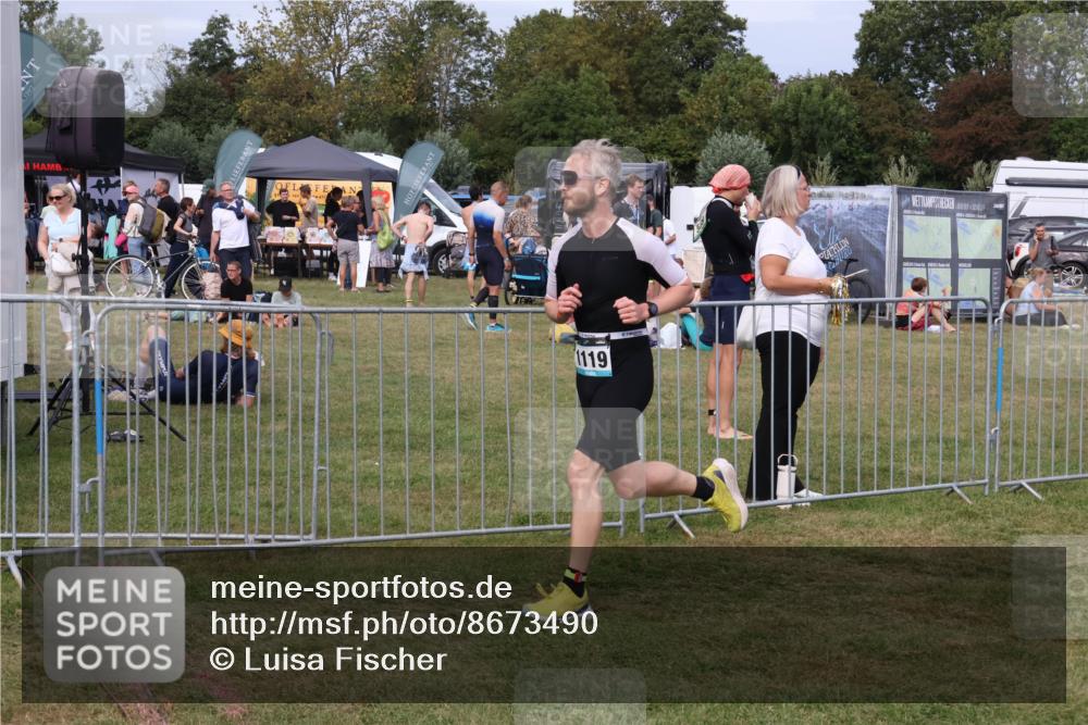 31.08.2025 - Elbe Triathlon Hamburg Luisa Fischer http://msf.ph/oto/8673490 31.08.2025 11:04:24 Laufen 1902, 1119 meine-sportfotos.de