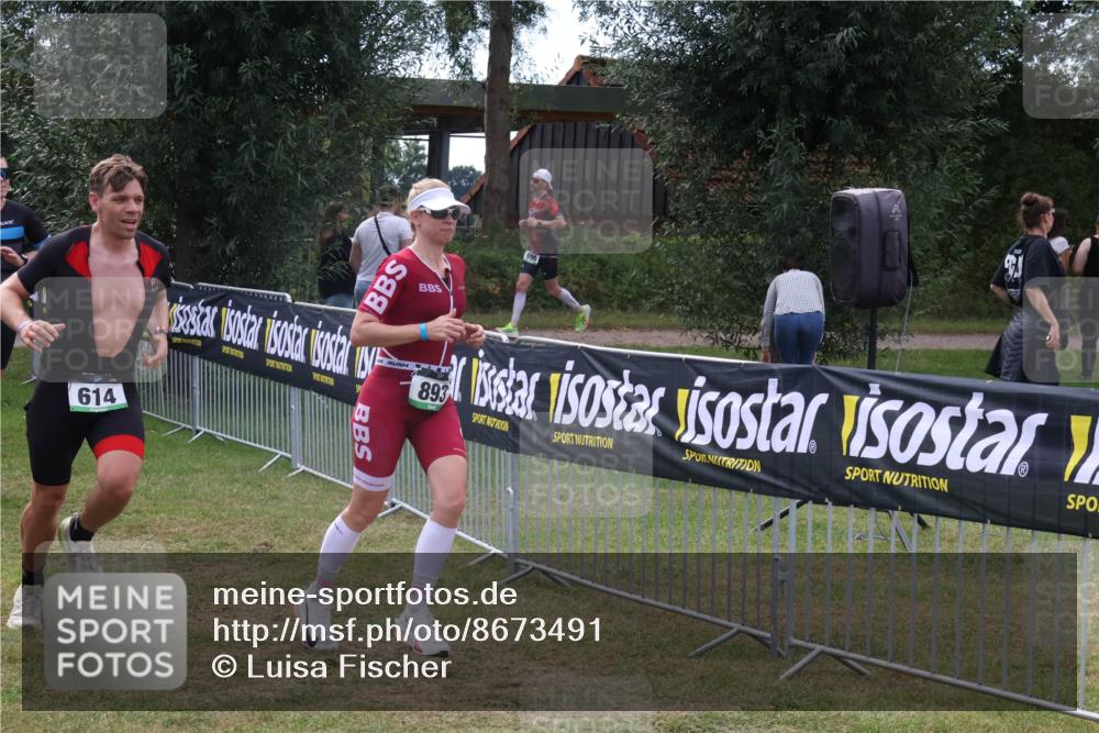 31.08.2025 - Elbe Triathlon Hamburg Luisa Fischer http://msf.ph/oto/8673491 31.08.2025 11:04:50 Laufen 614, 893 meine-sportfotos.de