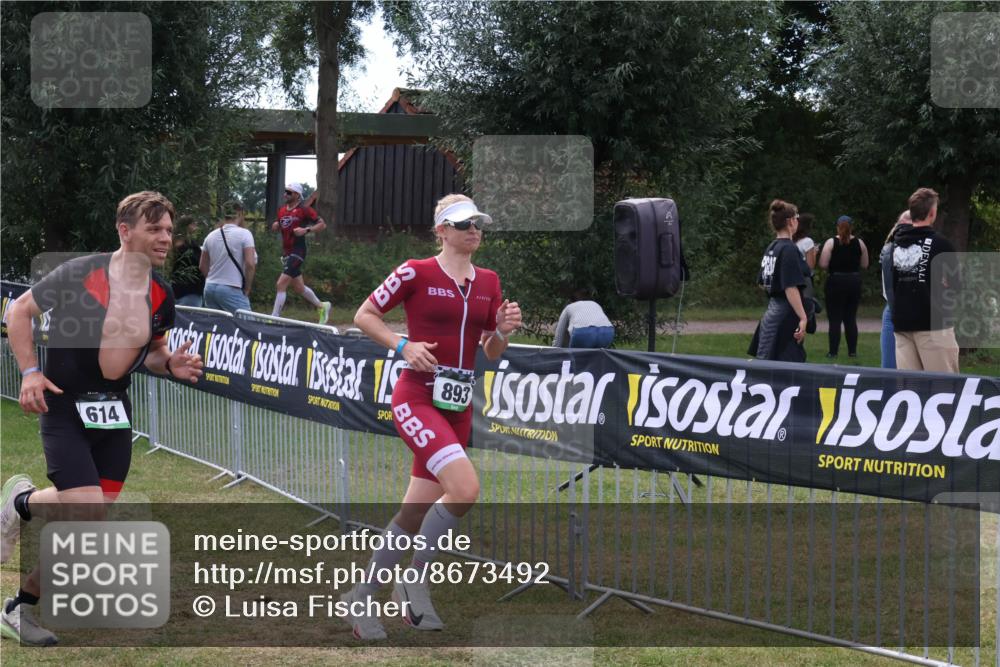 31.08.2025 - Elbe Triathlon Hamburg Luisa Fischer http://msf.ph/oto/8673492 31.08.2025 11:04:50 Laufen 893, 614 meine-sportfotos.de