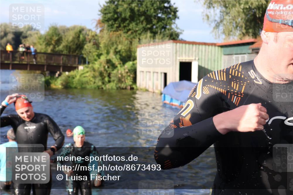 31.08.2025 - Elbe Triathlon Hamburg Luisa Fischer http://msf.ph/oto/8673493 31.08.2025 08:43:54 Schwimmen 279, 283, 314, 375, 376 meine-sportfotos.de