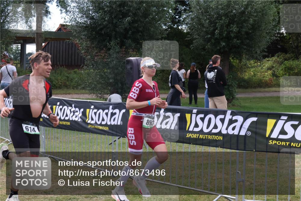 31.08.2025 - Elbe Triathlon Hamburg Luisa Fischer http://msf.ph/oto/8673496 31.08.2025 11:04:50 Laufen 614, 893 meine-sportfotos.de