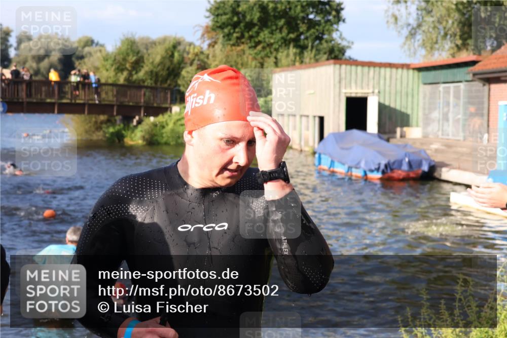 31.08.2025 - Elbe Triathlon Hamburg Luisa Fischer http://msf.ph/oto/8673502 31.08.2025 08:43:56 Schwimmen 279, 283, 375, 376 meine-sportfotos.de
