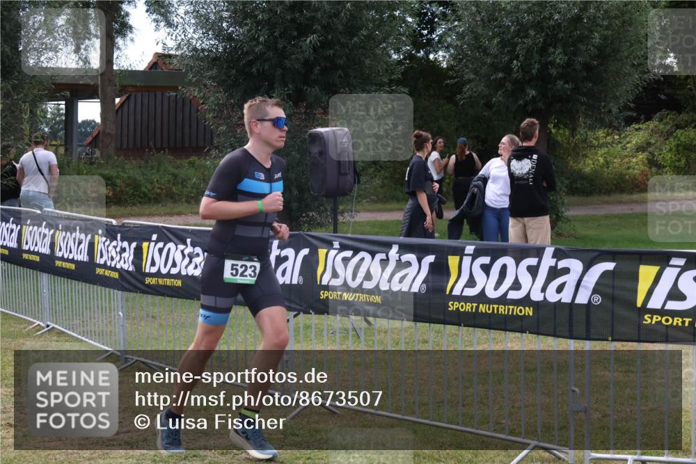 31.08.2025 - Elbe Triathlon Hamburg Luisa Fischer http://msf.ph/oto/8673507 31.08.2025 11:04:52 Laufen 05, 523 meine-sportfotos.de