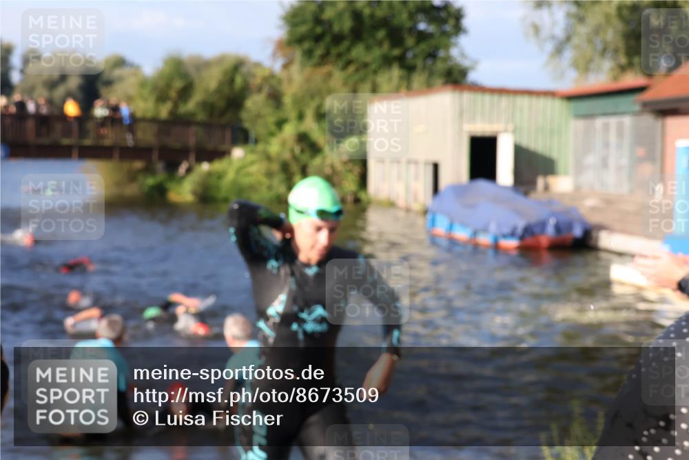 31.08.2025 - Elbe Triathlon Hamburg Luisa Fischer http://msf.ph/oto/8673509 31.08.2025 08:43:57 Schwimmen 279, 283, 370, 375 meine-sportfotos.de