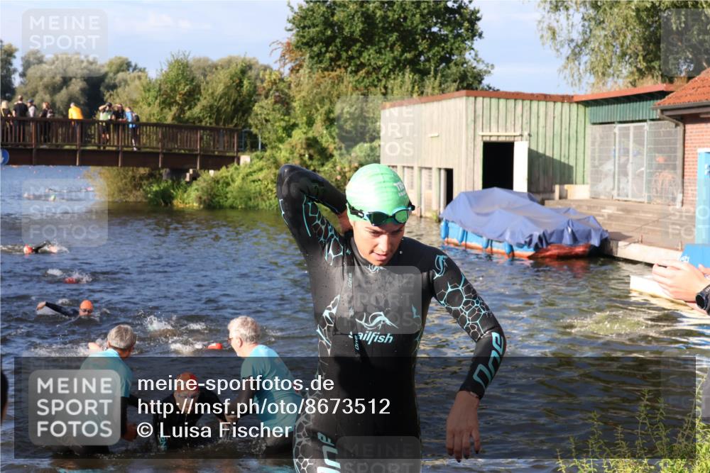 31.08.2025 - Elbe Triathlon Hamburg Luisa Fischer http://msf.ph/oto/8673512 31.08.2025 08:43:57 Schwimmen 279, 283, 370, 375 meine-sportfotos.de