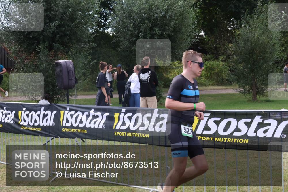 31.08.2025 - Elbe Triathlon Hamburg Luisa Fischer http://msf.ph/oto/8673513 31.08.2025 11:04:53 Laufen 523, 1001 meine-sportfotos.de