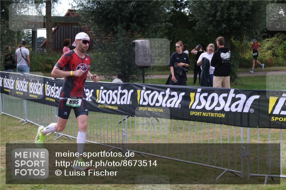 31.08.2025 - Elbe Triathlon Hamburg Luisa Fischer http://msf.ph/oto/8673514 31.08.2025 11:04:56 Laufen 58, 9, 695 meine-sportfotos.de
