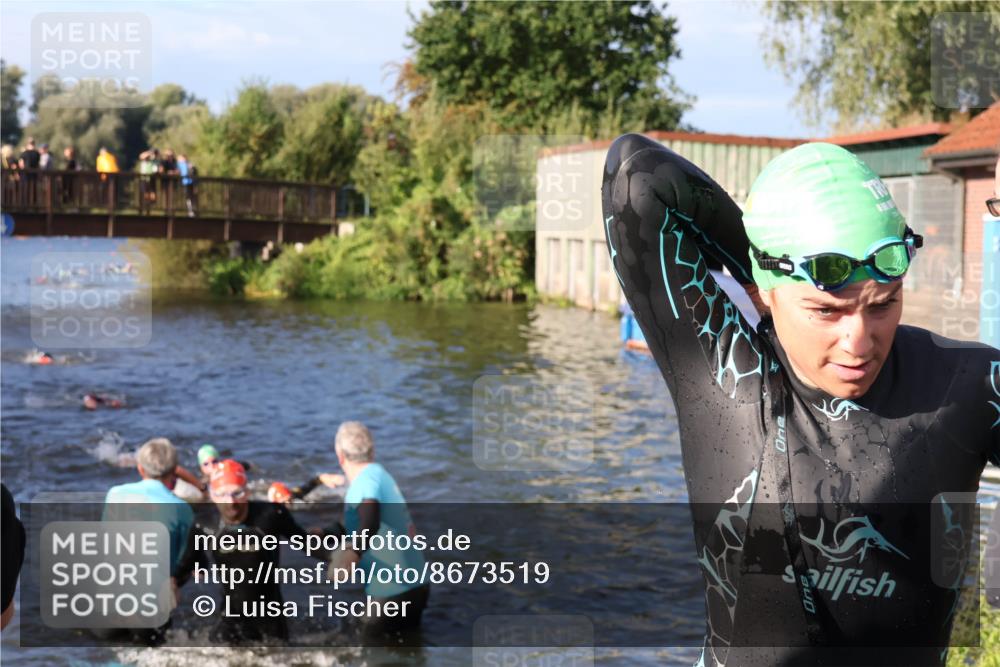 31.08.2025 - Elbe Triathlon Hamburg Luisa Fischer http://msf.ph/oto/8673519 31.08.2025 08:43:58 Schwimmen 279, 283, 370, 375 meine-sportfotos.de