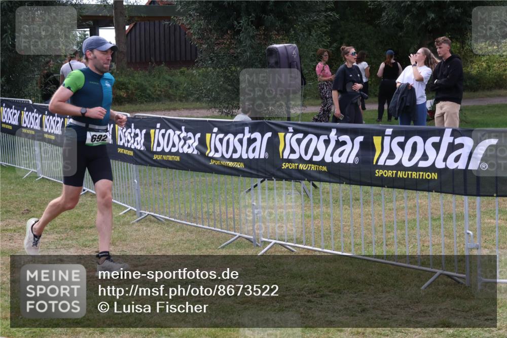 31.08.2025 - Elbe Triathlon Hamburg Luisa Fischer http://msf.ph/oto/8673522 31.08.2025 11:05:01 Laufen 692 meine-sportfotos.de